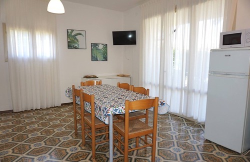 Porto Santa Margherita Villa | Elegante villa con piscina y barbacoa