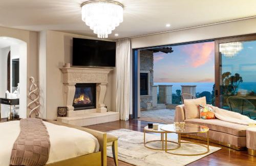 Hidden Valley Casa | Elegant La Jolla Villa - Ocean Views & Pool