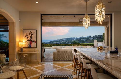 Hidden Valley Casa | Elegant La Jolla Villa - Ocean Views & Pool