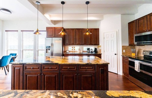 Northshore On Lake Travis Casa | Elegant Lakeside Home w/ Infinity Pool, Game Room, & Scenic Views