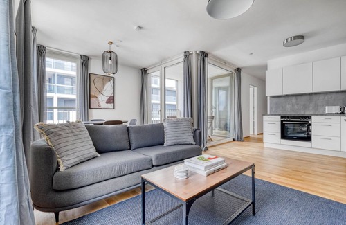 Vienna Apartamento | Elegant Leopoldstadt 2BR w/ Loggia, Gym & Sauna, near U2, by Blueground