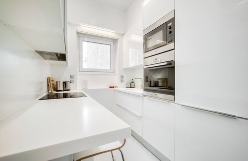 Ilisia Condominio | Elegant Light 2 Bedroom Condo Prime Central Athens