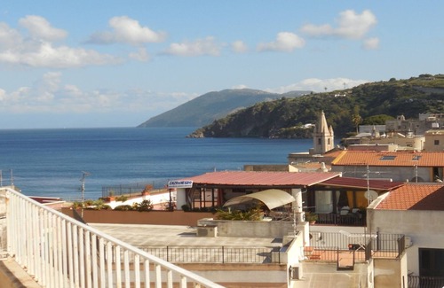 Lipari Historic Centre Apartamento | Elegante Penthouse Lipari 3 camas