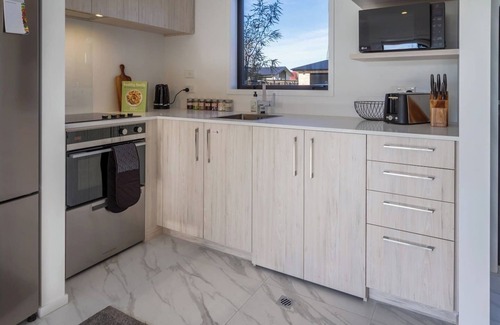Upper Riccarton Casa | Elegant Living by Middleton Park, Fully Equipped