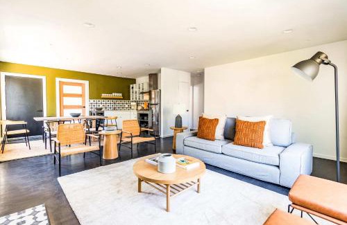 Bixby Knolls Casa | Elegant Long Beach Getaway - 2 Units & Patio