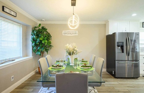 Grogan's Mill Casa | Elegant Luxury Retreat in the Woods with Private Pool, Close to Woodland Malls