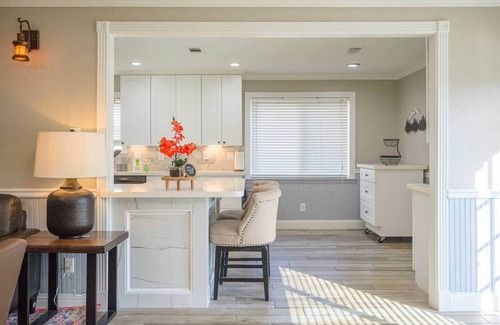 Grogan's Mill Casa | Elegant Luxury Retreat in the Woods with Private Pool, Close to Woodland Malls