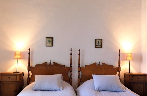 Hinojales Casa | Elegante casa con piscina en pueblo con encanto de la Sierra de Huelva