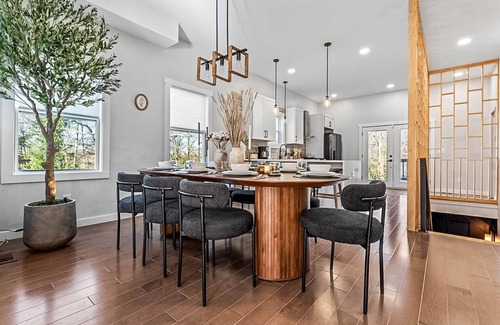 Washington Park Casa | Elegant Mini Mansion w/ HotTub, Movie Theater, Bar & Yoga! Downtown, Sleeps 16