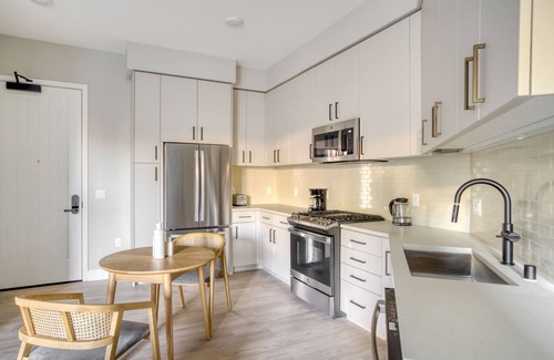 Sunnyvale West Apartamento | Elegant Mountain View 1BR w/ W/D, Pool & Gym, nr tech HQs, by Blueground
