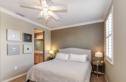 North Natomas Casa | Elegant Natomas Town-home For Business Travelers!