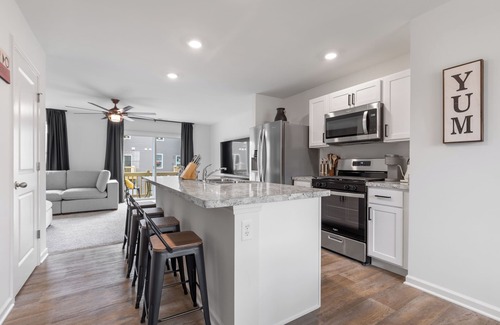 Solon Mills Casa | Elegant New Home Near Lakes - Relax & Unwind!