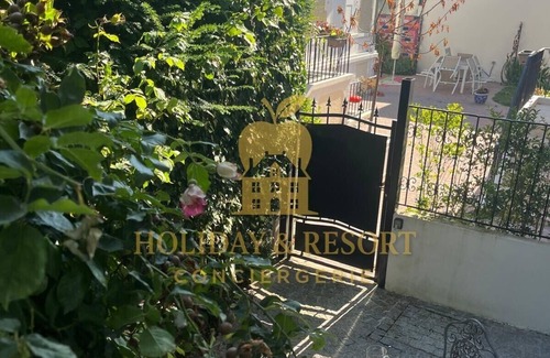 Deauville City Centre Casa | Elegant Normandy house with flower-filled courtyard, in the heart of Deauville
