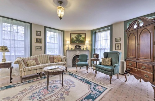 Norwich Casa | Elegant Norwich House with Billiards Room and Ballroom