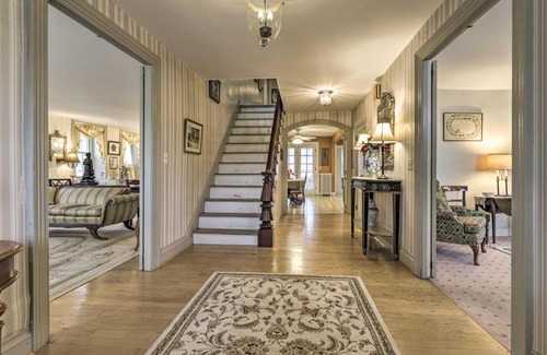 Norwich Casa | Elegant Norwich House with Billiards Room and Ballroom
