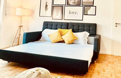 Hollerich Apartamento | Elegant one bedroom w private terrace