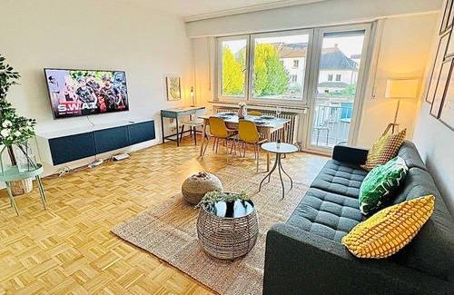 Hollerich Apartamento | Elegant one bedroom w private terrace