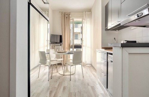 Porta Romana Apartamento | Elegant One-Bedroom Apartment in Porta Romana
