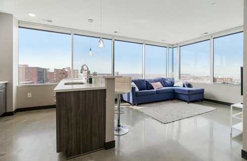 Downtown Kansas City Apartamento | Elegant One Bedroom Condominium in the Heart of Downtown Kansas 901