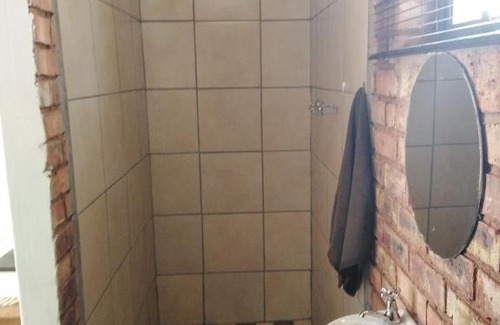 Meyerton Apartamento | Élégant overnight accomodation