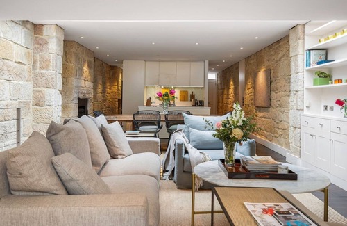 Paddington Cabaña | Elegant Paddington Sandstone Cottage with Parking