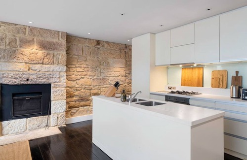 Paddington Cabaña | Elegant Paddington Sandstone Cottage with Parking