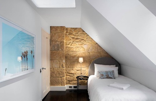 Paddington Cabaña | Elegant Paddington Sandstone Cottage with Parking