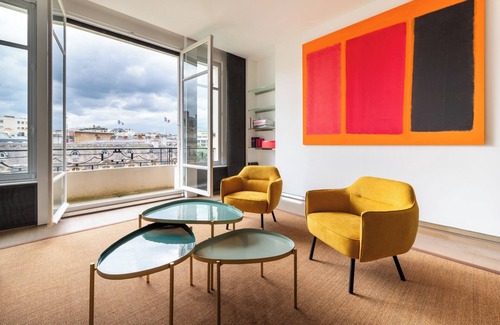 Champs-Elysees Apartamento | Stylish Paris Apartment in Elegant Style