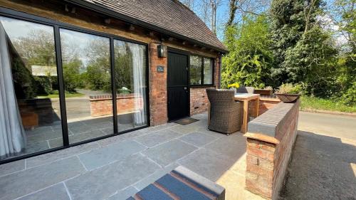 Snitterfield Casa | Elegant peaceful barn in rural village setting close to Stratford upon Avon
