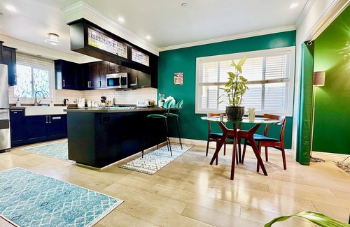 Woodland Hills Casa | Elegant, peaceful, contemporary hillside home w/tropical patio/colored lighting