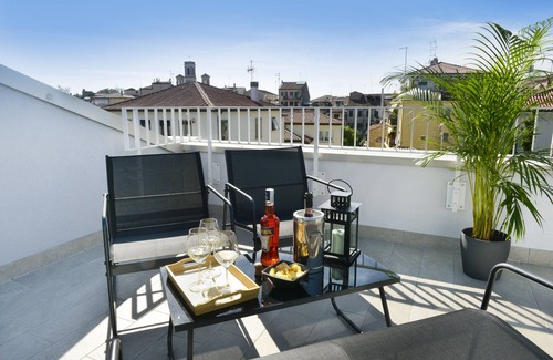 Padova Apartamento | Elegant penthouse with rooftop terrace