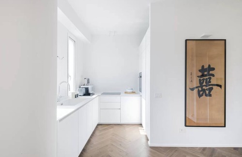 Central Station Apartamento | Elegant Penthouse with Perimeter Terrace and Panoramic Views in Milan