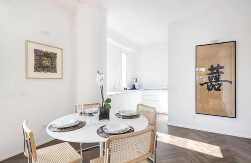Central Station Apartamento | Elegant Penthouse with Perimeter Terrace and Panoramic Views in Milan