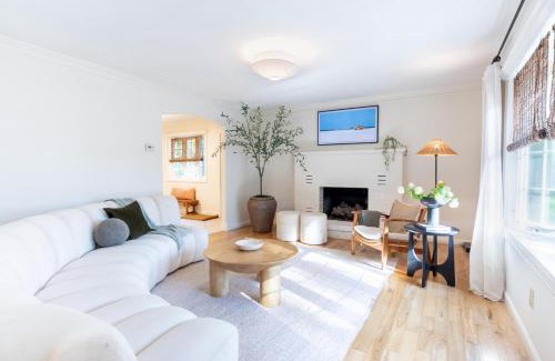 Lower Township Casa | Elegant Pool House in Cape May- 12 people