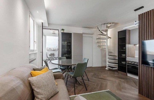 Porta Genova Apartamento | Elegant Renovated Penthouse in the Heart of Milan’s Vibrant Navigli District