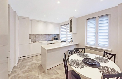Torun Apartamento | Elegant Sanctuary Minutes from Toruń's Medieval UNESCO Treasures