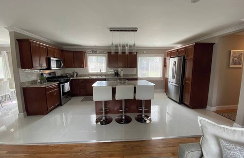 Harper Woods Casa | Elegant & spacious 3/2 Gem in Harper Woods