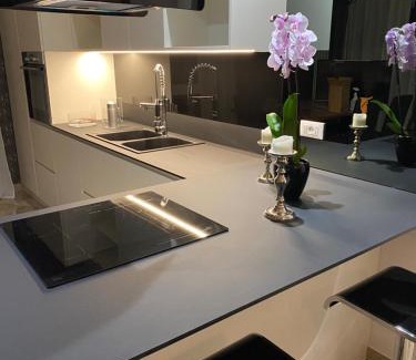 Treviso Apartamento | Elegant & Spacious - 30 min from Venice - King beds!