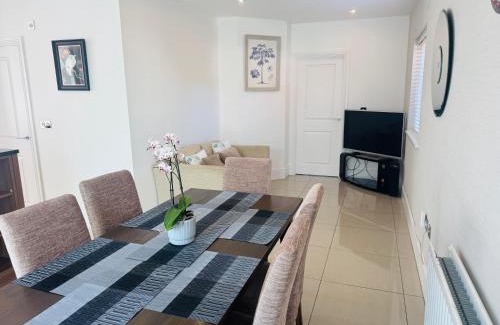 Staple Hill Casa | Elegant & Spacious Bristol Home