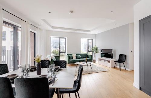Docklands Apartamento | Elegant & Spacious City Island Apt- Skyline View - WiFi - Netflix