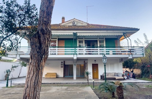 Zona XXX Castel Fusano Villa | Elegant Spacious Villa in Serene Roman Oasis -- Family-Friendly