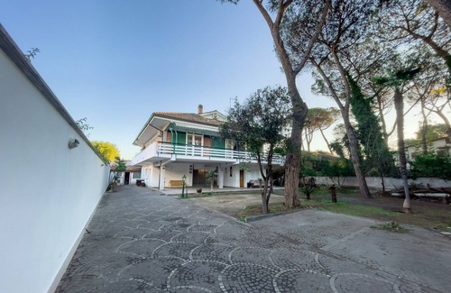 Zona XXX Castel Fusano Villa | Elegant Spacious Villa in Serene Roman Oasis -- Family-Friendly