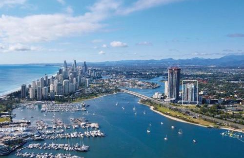 Southport Apartamento | Elegant Splendor 3 bedroom Apartment with Tram Access