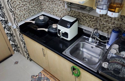 Santo Cristo Apartamento | Elegant Studio @ Grass Residences 1-5 persons only, Quezon City