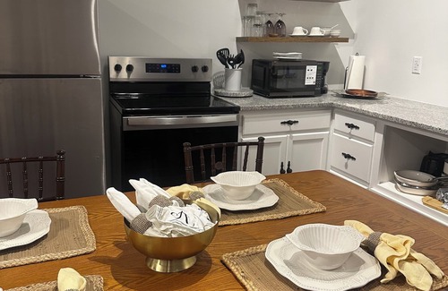Sunshine Apartamento | Elegant studio in Restored Downtown District of Plaquemine