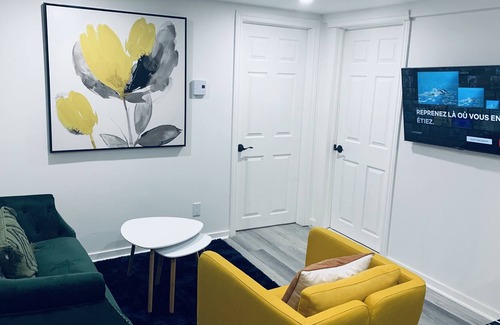 Pointe-aux-Trembles Apartamento | Elegant stylized apartment
