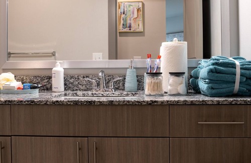 Lake Highlands Apartamento | Elegant suite w/ FREE parking & gym near Arboretum