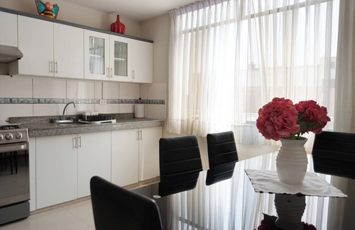 Santiago de Surco Apartamento | Elegant Surco Flat
