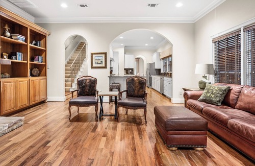 Fort Worth Cultural District Casa | Elegant townhome in the heart of Fort Worth's Cultural District