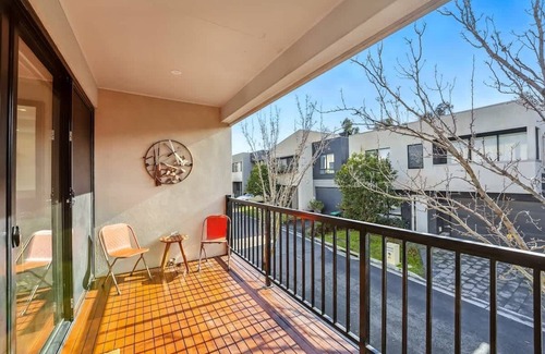 Coburg North Casa | Elegant Townhouse in Coburg North with parking
